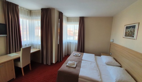 Classic Double or Twin Room, City View
