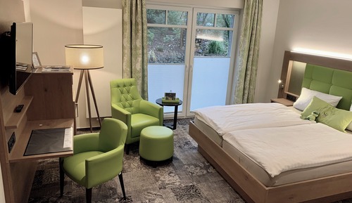 Premium Double Room Single Use, 1 King Bed, Non Smoking, Resort View