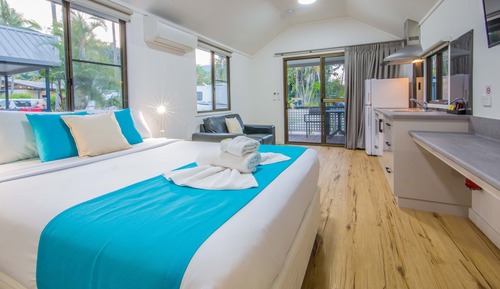 Stand Alone Cabin, 1 bedroom, kitchenette, balcony, non-smoking
