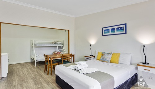 5 person motel room. 1 bedroom, kitchenette, ensuite, non-smoking.