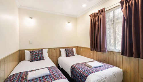 Deluxe Spa Cabin