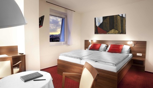Family Room, 2 Bedrooms