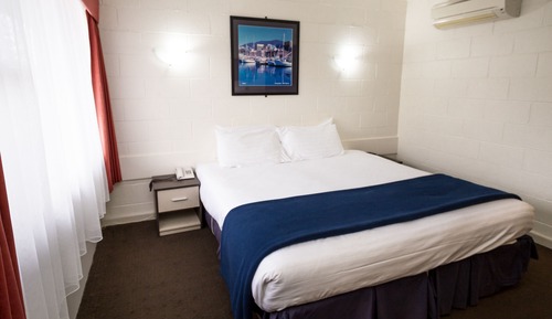 Courtyard King Room