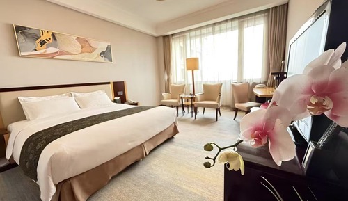 Business King Room