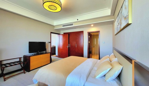Deluxe Suite, 1 King Bed