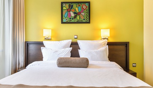 Business Suite, River View