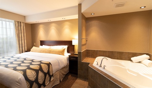 Suite, 1 King Bed, Jetted Tub