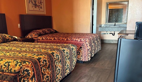 Room, 2 Queen Beds, Smoking