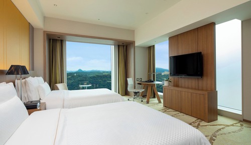 Deluxe Suite, 2 Double Beds, Non Smoking, Corner
