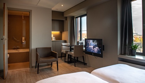 Twin Room, Kitchenette