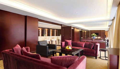 Executive Suite, 1 King Bed, Smoking