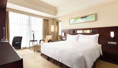 Superior Room, 1 King Bed, Non Smoking