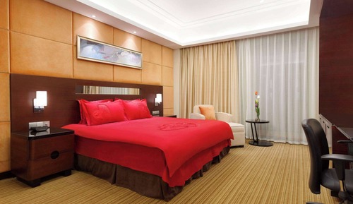 Deluxe Suite, 1 King Bed, Smoking