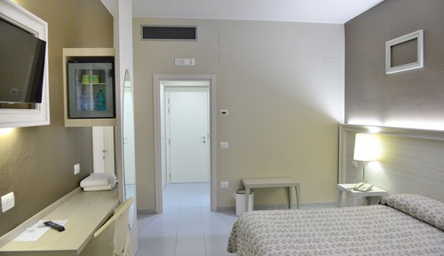 Room (Ulivi )