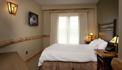 River Rock Suite (Waterpark Access Additional)