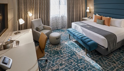 1 King Bed, Grand Tower