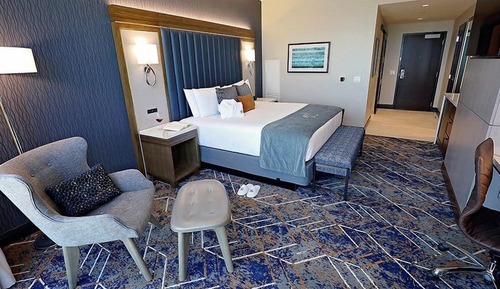 Sky Tower Premium King