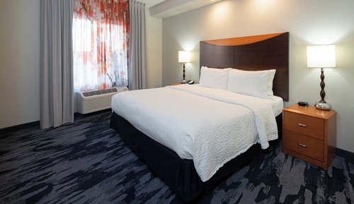 Suite, 2 Bedrooms (Mobility/Hearing Accessible, Tub)