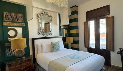 Deluxe Room, 1 Queen Bed
