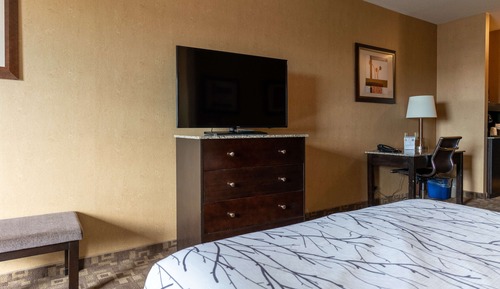 Family Suite, 2 Queen Beds, Non Smoking, Refrigerator & Microwave (with Sofabed)