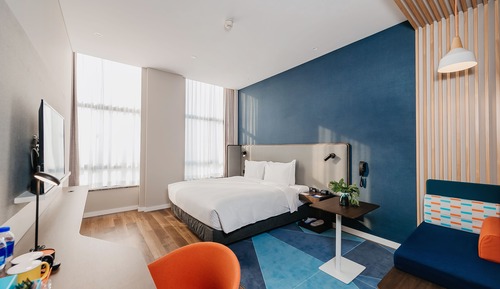 Standard Room, 1 King Bed