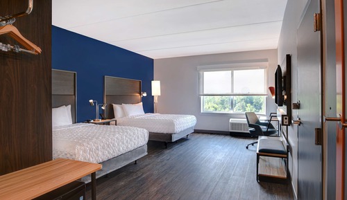 Room, 2 Queen Beds, Accessible, Bathtub