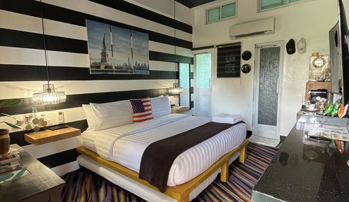 Deluxe Studio Suite, 1 King Bed