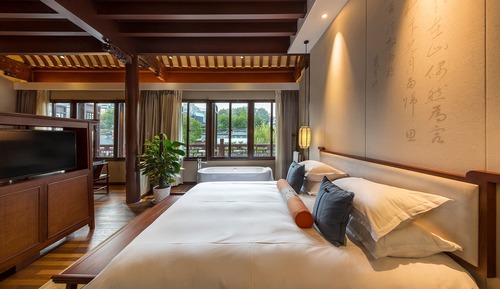 Premier Room