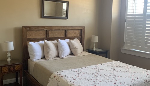 Standard Room, 1 Queen Bed (Deluxe Pullman 206)