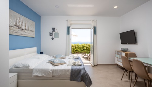 Standard Studio, Sea View, Beachfront
