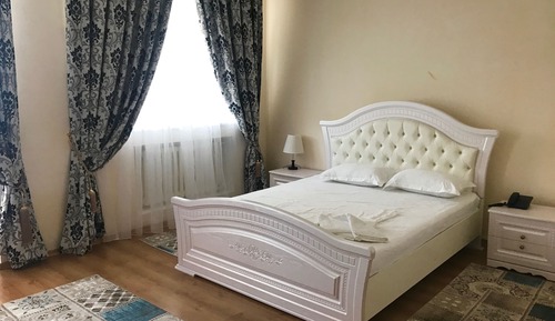 Queen Suite