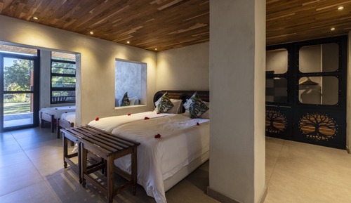 Family Room, Multiple Beds, Patio, River View