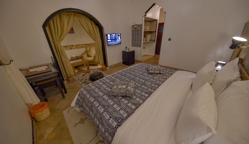 Superior Double or Twin Room (Peace)