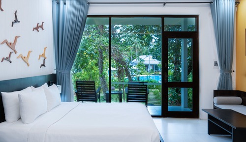 Family Bungalow, 2 Double Beds, Pool View