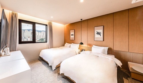 Deluxe Twin Room