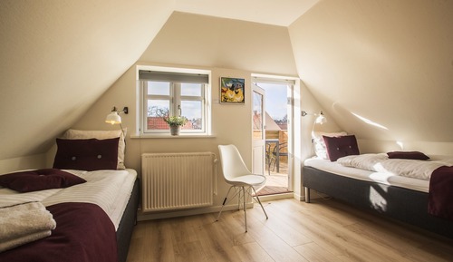 Twin Room (TB)