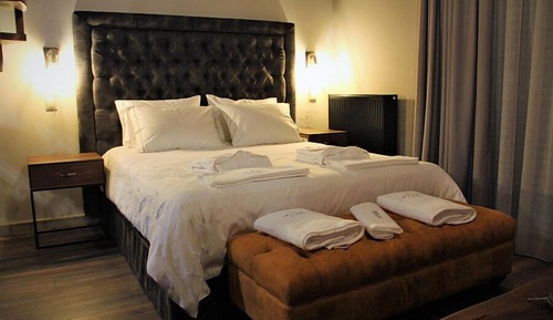 Deluxe Studio Suite