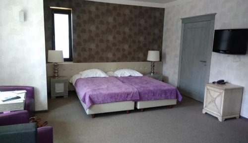 Junior Studio Suite