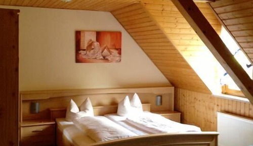 Honeymoon Suite