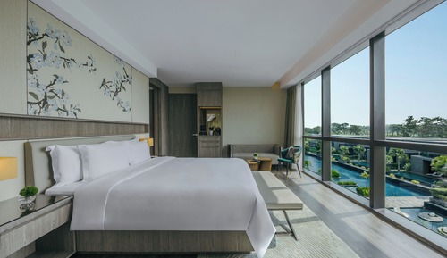 Suite, Pool View (Verandah)