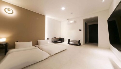 Traditional Room (Ondol)