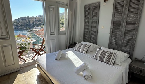 Superior Apartment with Balcony and Partial Sea view