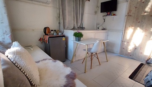 Deluxe Studio