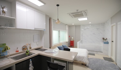 Studio, Hot Tub (12 pyeong)