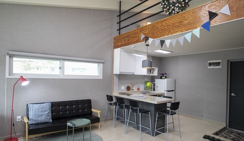 Duplex, Hot Tub