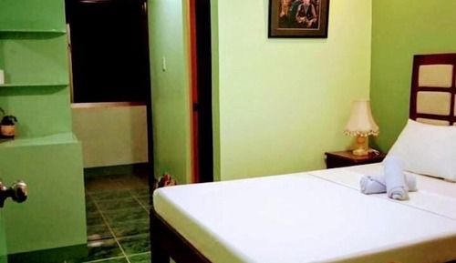 Deluxe Room, 1 Queen Bed, Pool View