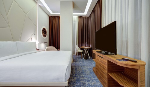 Deluxe Room, 1 King Bed