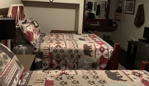 Basic Room, 2 Double Beds (Unit 7 no pets allowed)