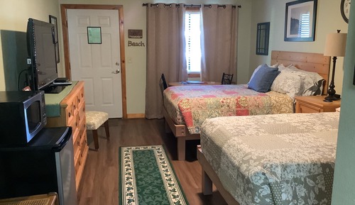 Basic Room, 2 Double Beds (Unit 2)