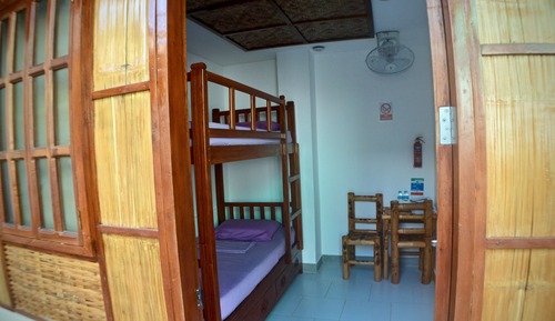 Modern Budget Backpacking Room